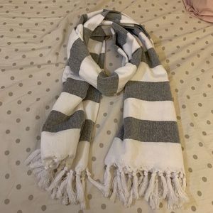 🌸 SOLD!!! Sephora beauty insider scarf